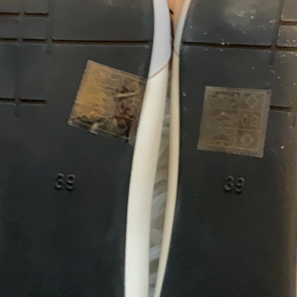 C.Paravano Women’s Cream Formal Leather Pointed Toe Embellish Bow Flats Size 8.5 - Picture 10 of 12